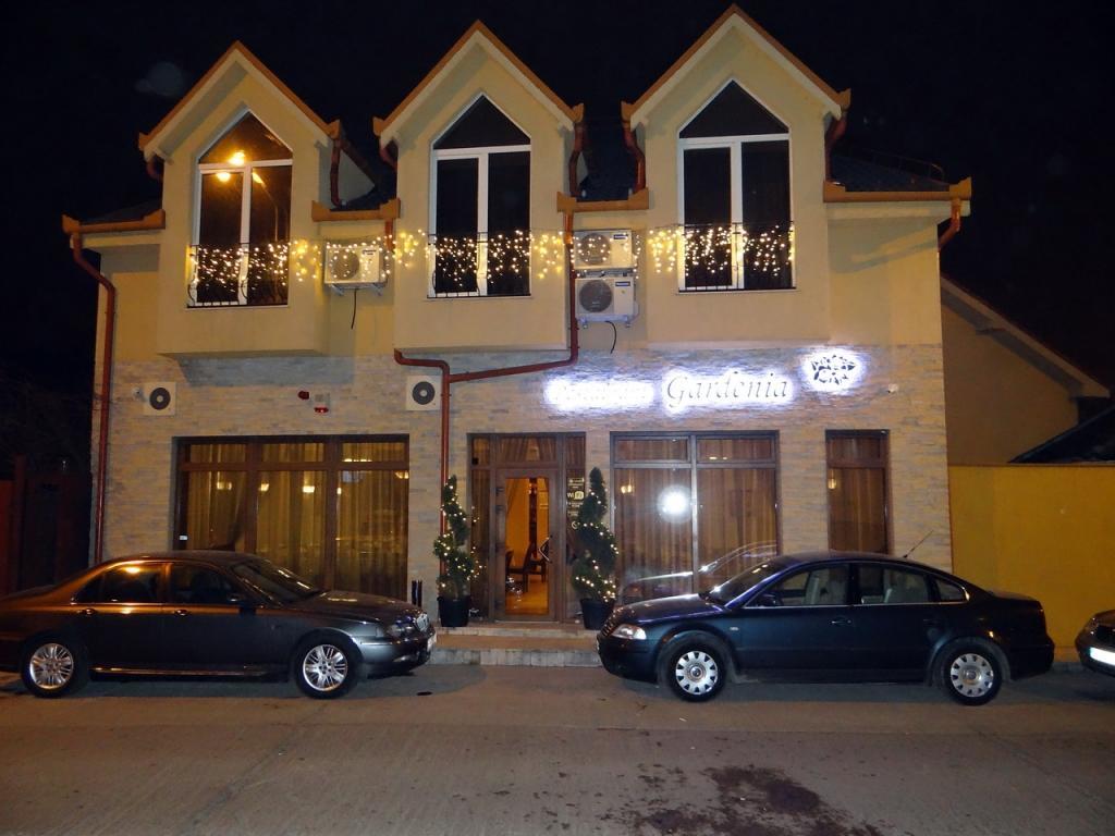 Hotel Vila Gardenia Oradea Exteriér fotografie