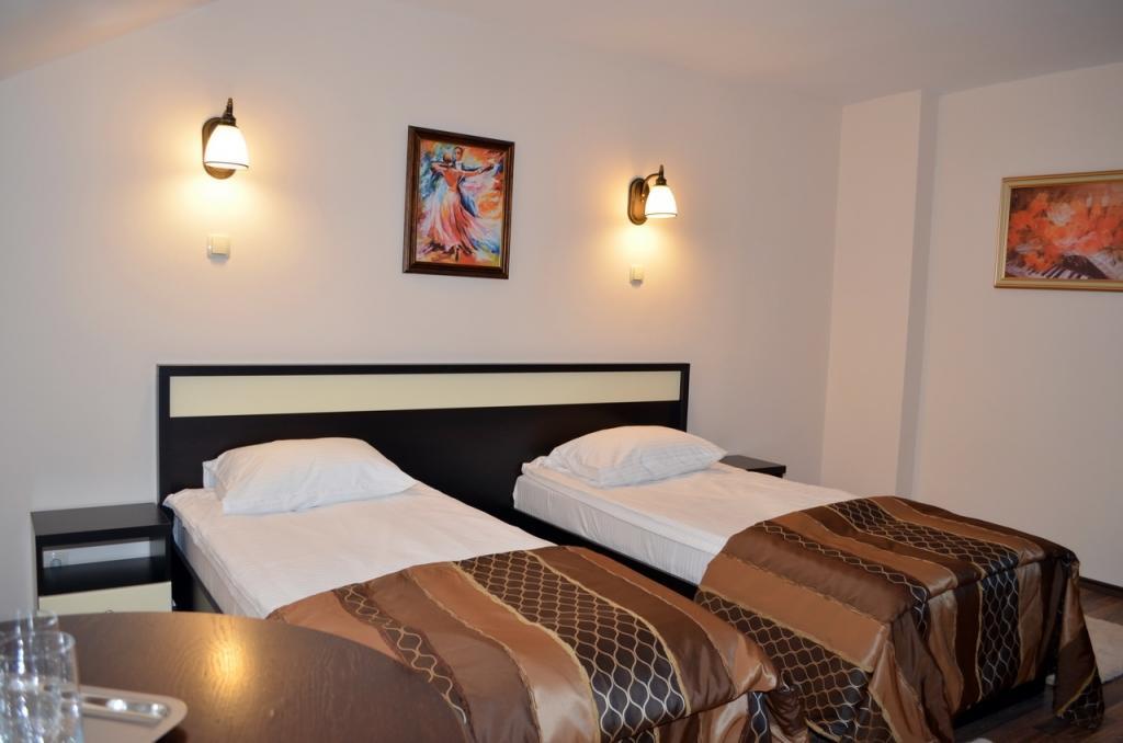 Hotel Vila Gardenia Oradea Exteriér fotografie